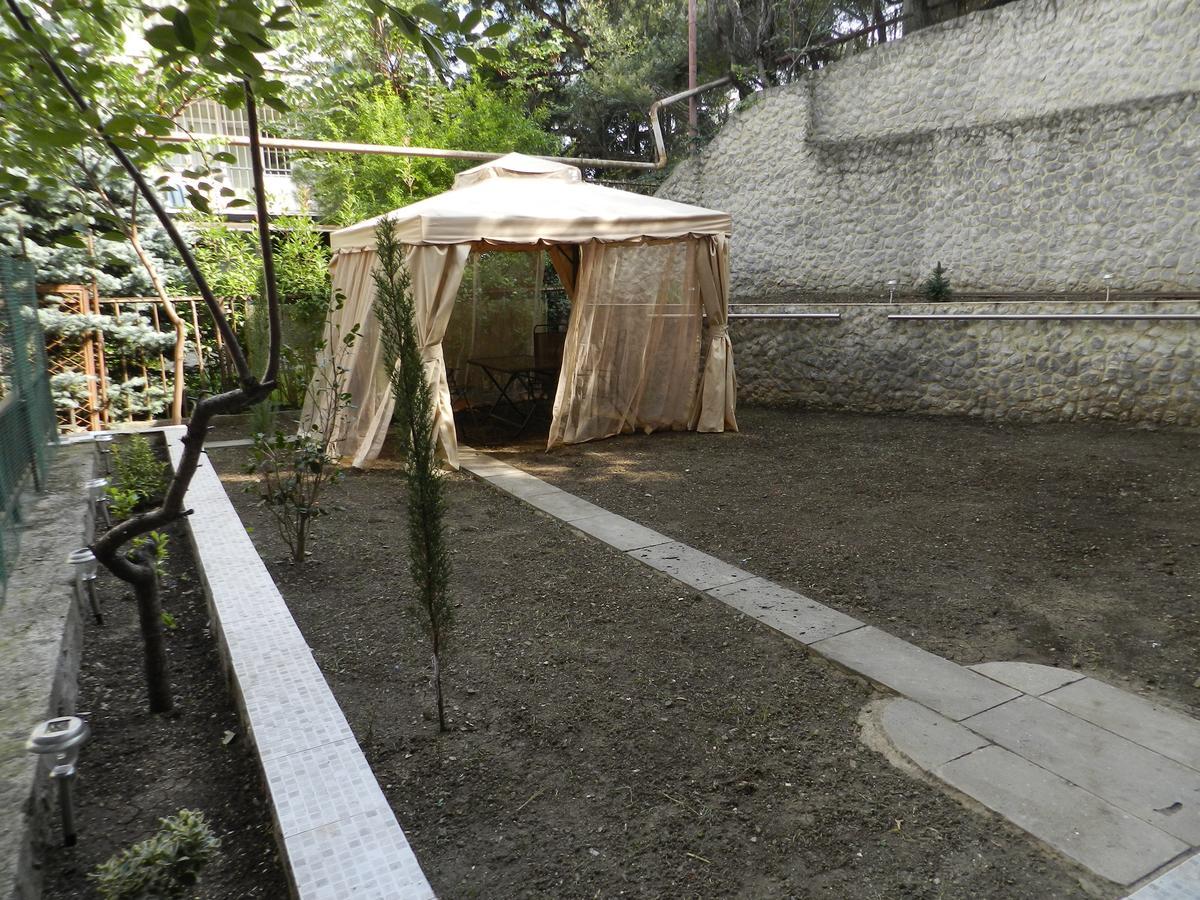 Aleqsandra Tbilisi Exterior foto